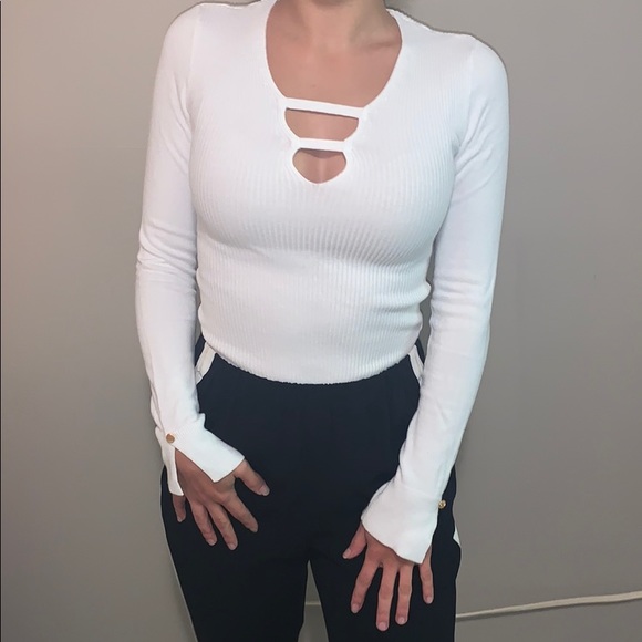 White long sleeve knit - Picture 1 of 3